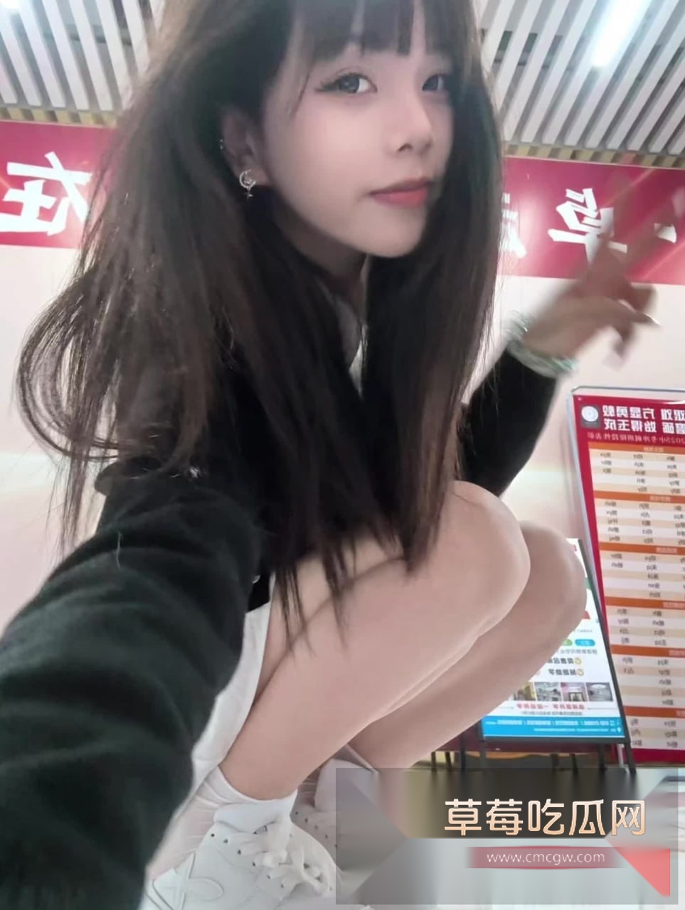 华北电力大学惊现小仙女与尼哥大半夜在公共座椅上露天杂交 小仙女骑跨在尼哥腿上起起伏伏 完全沉浸于被大黑屌爆操的快乐中！ 4