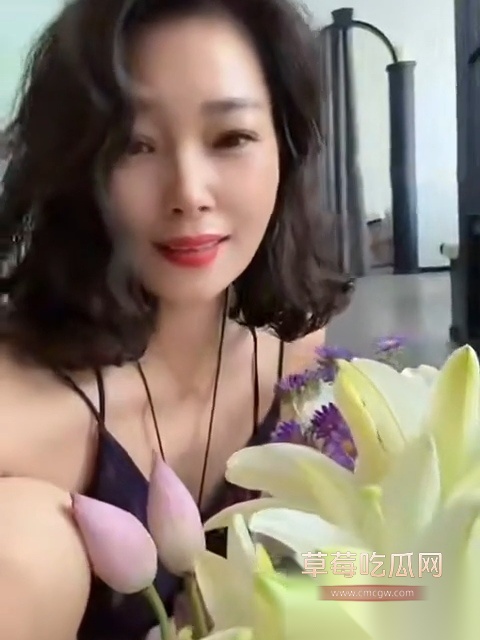 4 4
