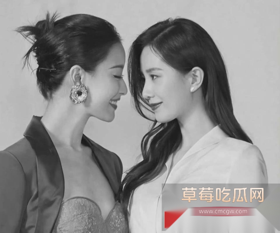 靠《繁花》获奖无数的编剧秦雯和知名导演王家卫的私密聊天对话被编剧古二曝光 二人满嘴淫言狂语 对金婧开黄腔 嘲讽唐嫣是装货 引全网热议! 14 靠《繁花》获奖无数的编剧秦雯和知名导演王家卫的私密聊天对话被编剧古二曝光 二人满嘴淫言狂语 对金婧开黄腔 嘲讽唐嫣是装货 引全网热议! 14
