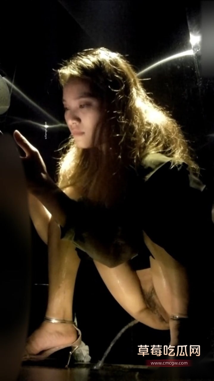 夜总会超长女厕所拍摄 13 夜总会超长女厕所拍摄 13