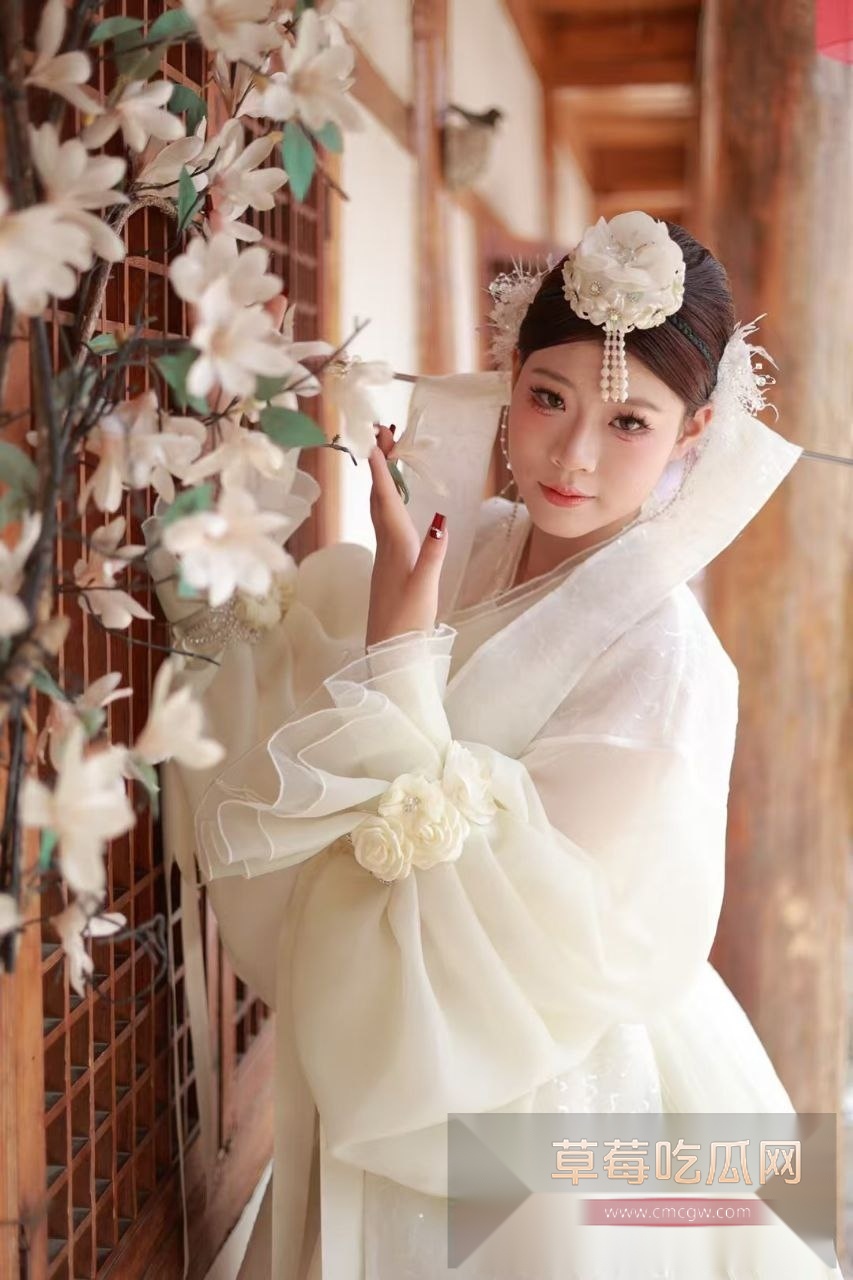 松原职业技术学院嫩妹王若冰背着男朋友出来接活被抓 06年嫩B八百一次随便玩 自称家里人不给生活费没办法！ 5