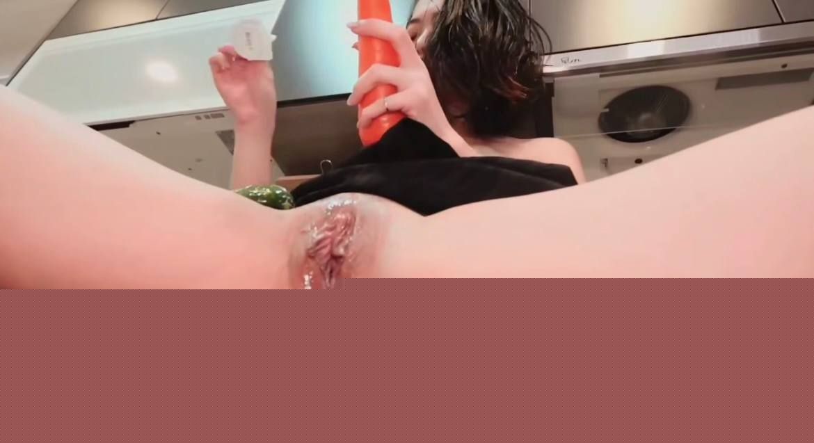 推特福利姬Muna厨房激情自慰福利9 推特福利姬Muna厨房激情自慰福利9