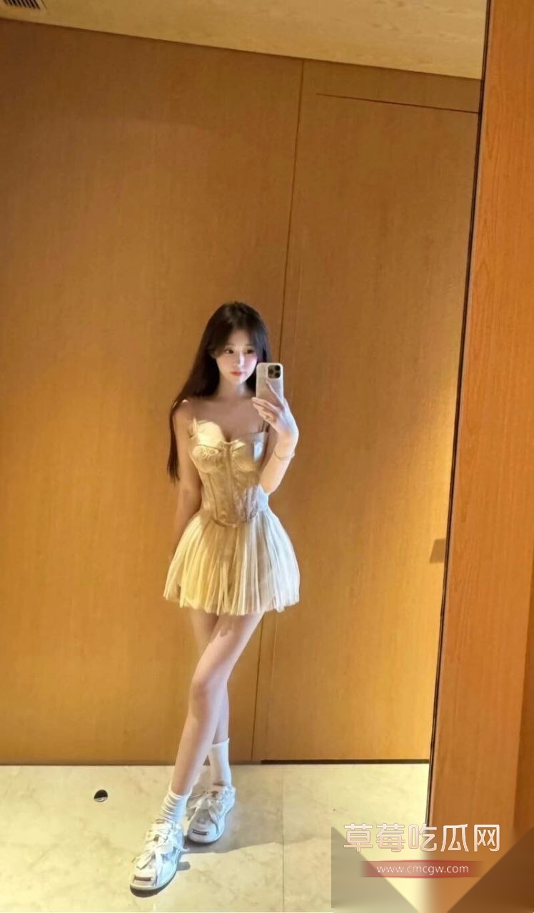 探秘女性按摩店 富婆按摩店高价体验隐藏服务 全裸被各种工具玩弄到高潮抽搐 一看就比老公给力! 1 探秘女性按摩店 富婆按摩店高价体验隐藏服务 全裸被各种工具玩弄到高潮抽搐 一看就比老公给力! 1