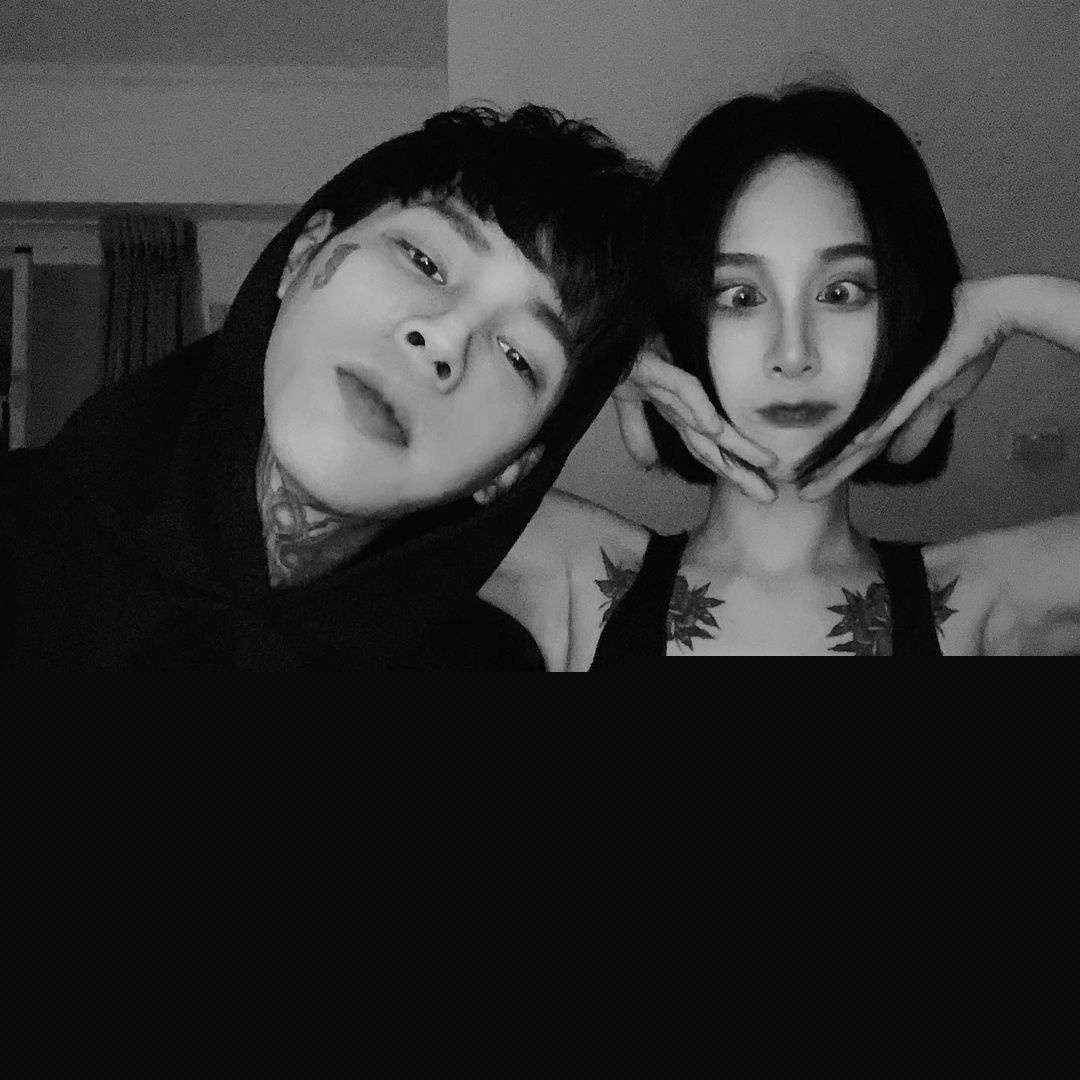 推特爆火网黄情侣JKS&C付费操穴视频外泄 女主不仅骚浪还很配合 两人玩着各种姿势沉浸在高潮中