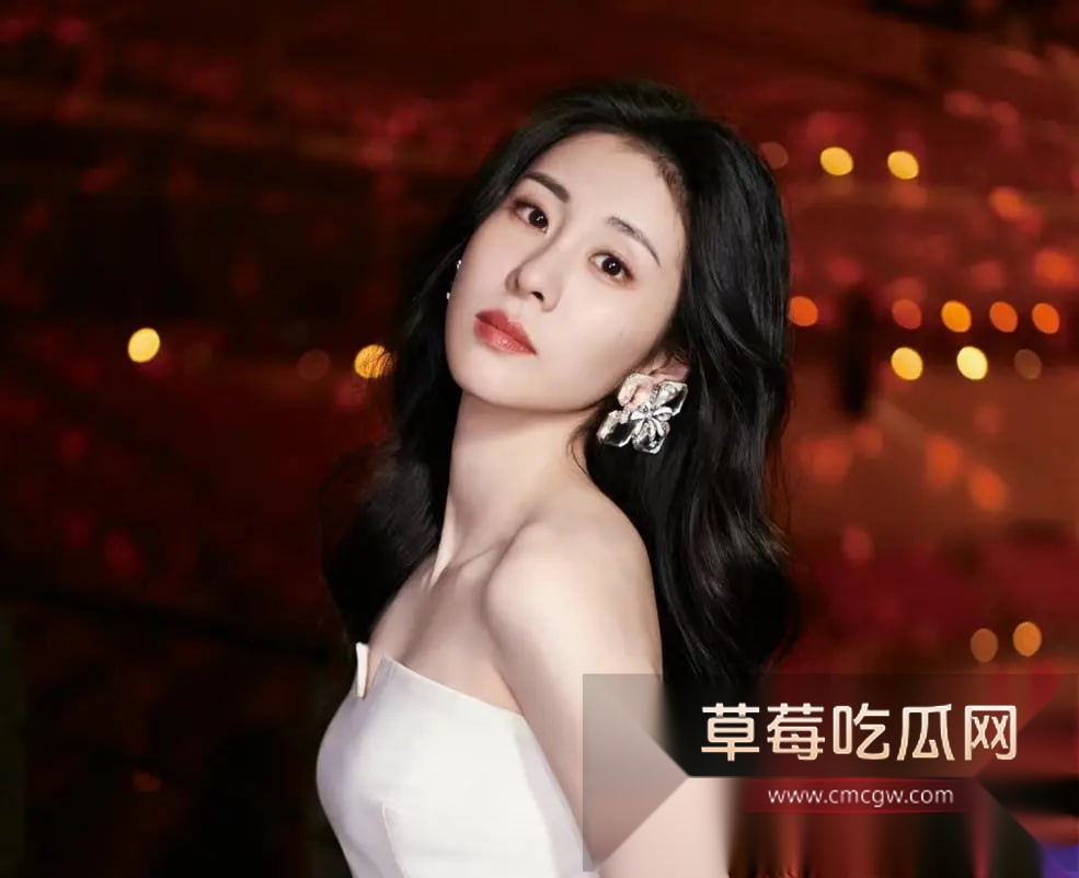 娱乐圈惊天黑料 国民女星张碧晨与黄毛男郑子豪激情床戏舔逼视频曝光 华晨宇的孩他娘开启床上母狗模式! 2 娱乐圈惊天黑料 国民女星张碧晨与黄毛男郑子豪激情床戏舔逼视频曝光 华晨宇的孩他娘开启床上母狗模式! 2