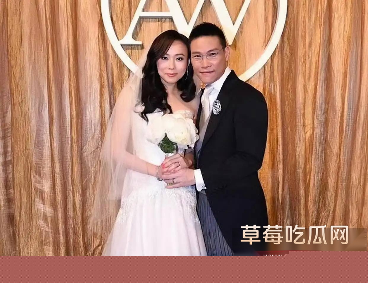 香港男歌手苏永康被曝出轨嫩妹女演员邓丽欣 狗仔偷拍下二人床上激情视频 网友辣评 现任老婆就是小三上位 不足为奇! 18 香港男歌手苏永康被曝出轨嫩妹女演员邓丽欣 狗仔偷拍下二人床上激情视频 网友辣评 现任老婆就是小三上位 不足为奇! 18