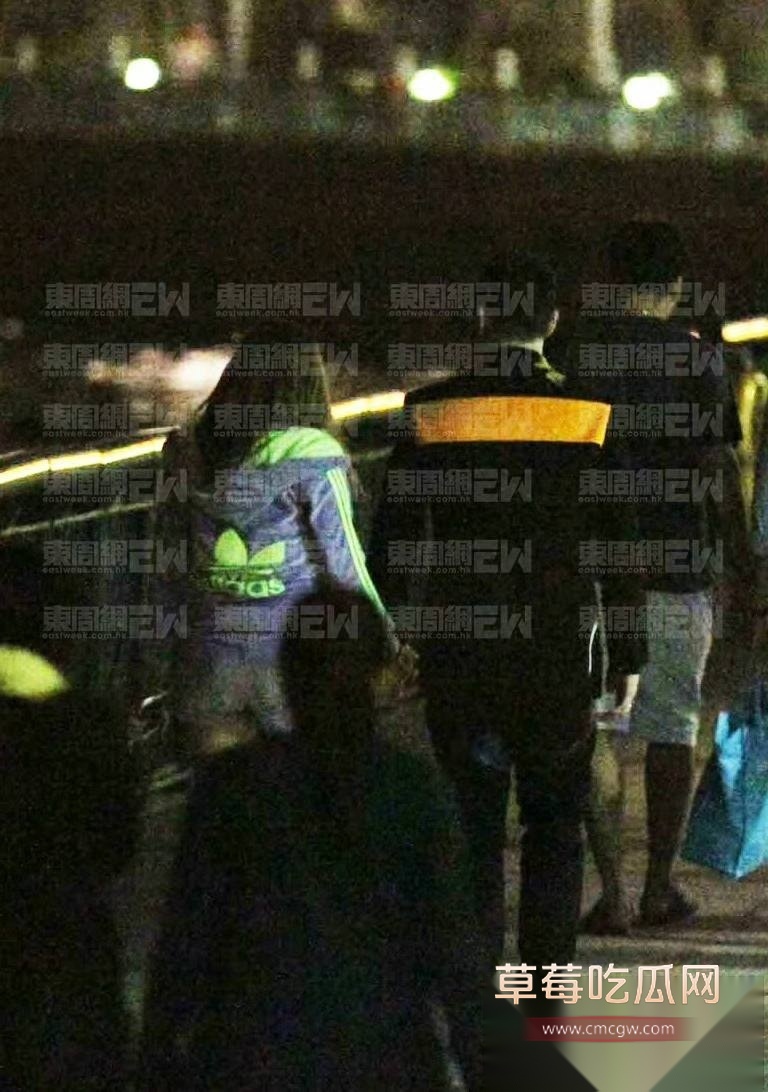 香港男歌手苏永康被曝出轨嫩妹女演员邓丽欣 狗仔偷拍下二人床上激情视频 网友辣评 现任老婆就是小三上位 不足为奇! 26 香港男歌手苏永康被曝出轨嫩妹女演员邓丽欣 狗仔偷拍下二人床上激情视频 网友辣评 现任老婆就是小三上位 不足为奇! 26