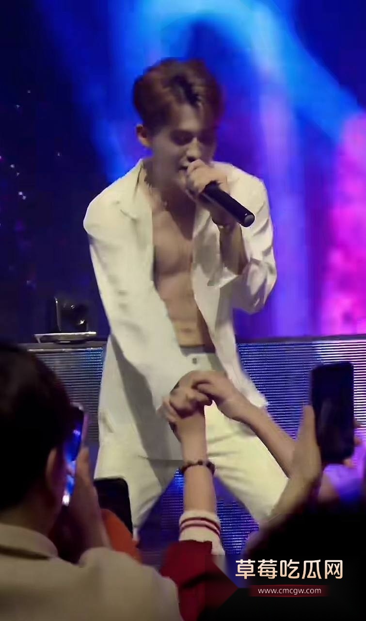 抖音220w粉丝男网红Dylan李善宇被素人女友投稿私生活混乱 不仅聊骚嫖娼而且感染炎症 尿黄色果冻状固体! 15 抖音220w粉丝男网红Dylan李善宇被素人女友投稿私生活混乱 不仅聊骚嫖娼而且感染炎症 尿黄色果冻状固体! 15