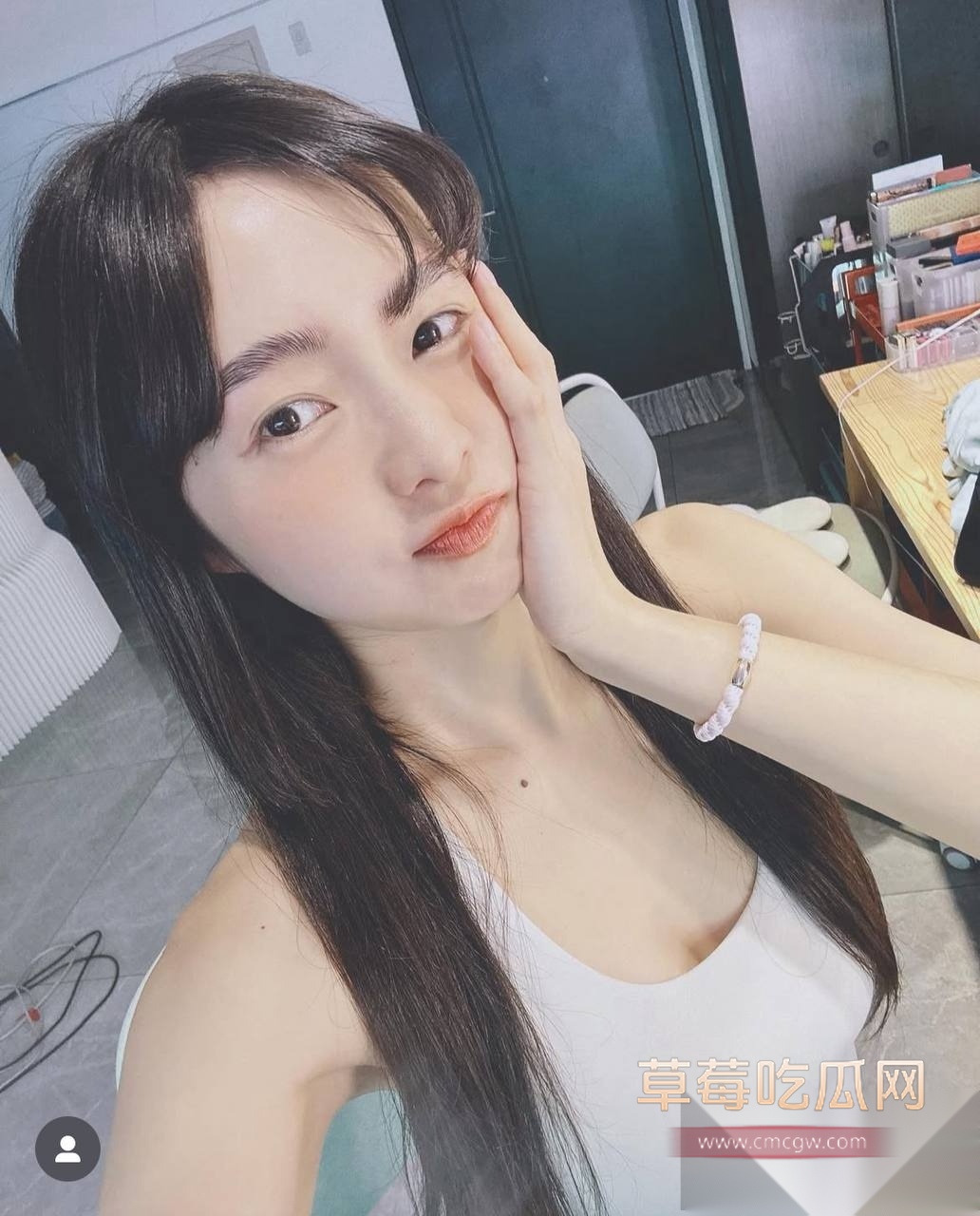 台娱女星简廷芮被曝出轨男星小鲜肉王品澔 二人同行美国期间性爱视频流出 女方绿帽老公 没有的事儿！ 15