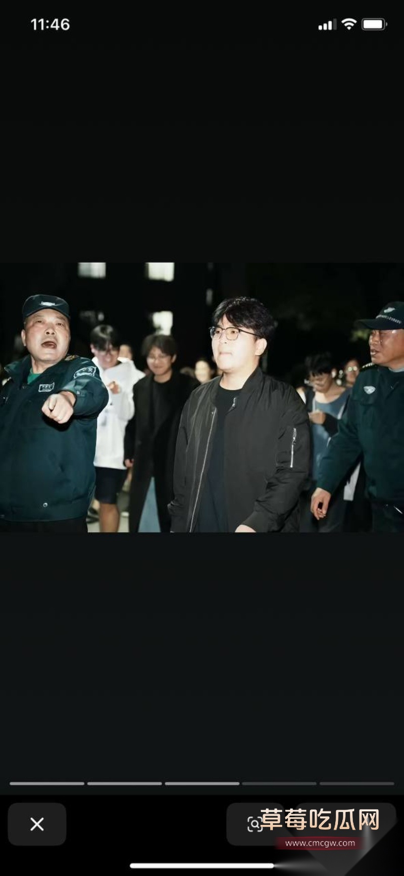 近期因舆论管控 国内最火的同性软件blued被下架 引起同性恋团体大恐慌 间接导致芜湖职业技术学院男男表白直接火出圈 在抖音上被称为英雄! 14 近期因舆论管控 国内最火的同性软件blued被下架 引起同性恋团体大恐慌 间接导致芜湖职业技术学院男男表白直接火出圈 在抖音上被称为英雄! 14
