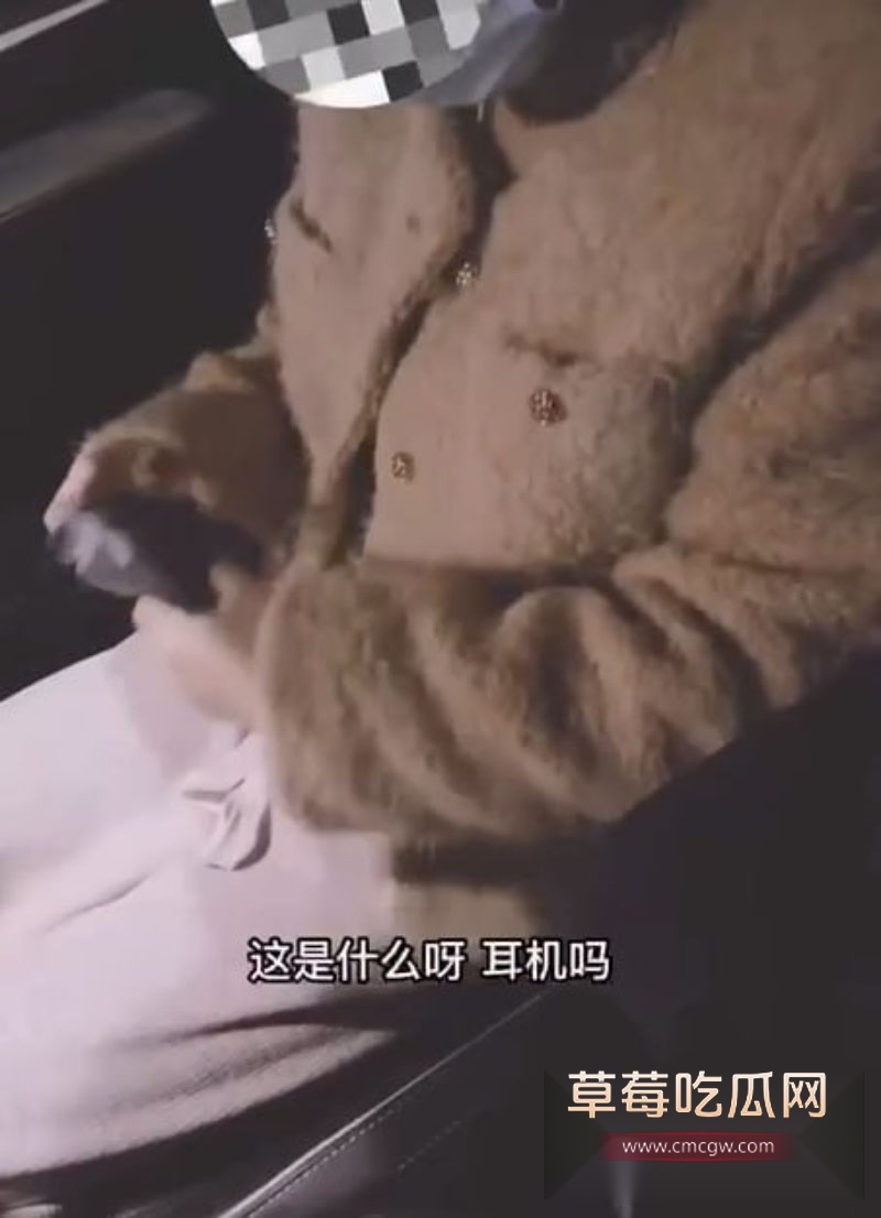 兄妹乱伦妹妹豹纹内裤跳蛋 1 兄妹乱伦妹妹豹纹内裤跳蛋 1