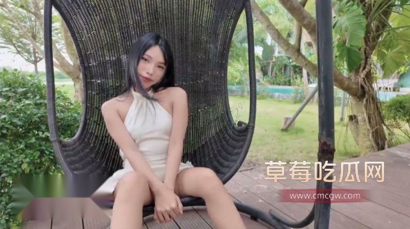 御姐女神Miuzxc户外大胆勾引摄影师2