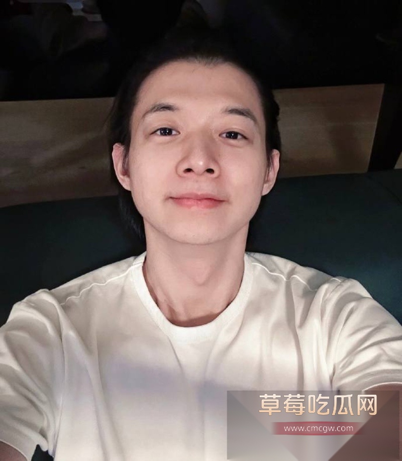 霍尊复出消息冲上热搜 几年前他被女友陈露写小作文曝光出轨嫖娼而宣布退圈 现想当无事发生重新复出圈钱?! 6 霍尊复出消息冲上热搜 几年前他被女友陈露写小作文曝光出轨嫖娼而宣布退圈 现想当无事发生重新复出圈钱?! 6