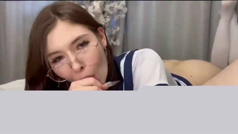 欧美女神CutieKim在卧室勾引家访老师5 欧美女神CutieKim在卧室勾引家访老师5