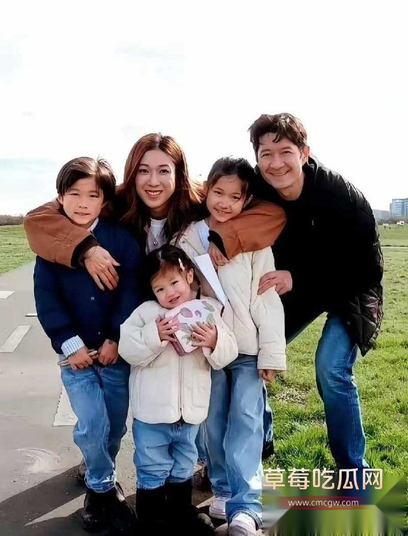 TVB早期花旦 十年诞下三子的好彩妹 钟嘉欣 被曝在加拿大起诉丈夫Jeremy 婚内出轨包养情妇 而且转移财产不给家用 童年女神被丑男坑惨! 17 TVB早期花旦 十年诞下三子的好彩妹 钟嘉欣 被曝在加拿大起诉丈夫Jeremy 婚内出轨包养情妇 而且转移财产不给家用 童年女神被丑男坑惨! 17