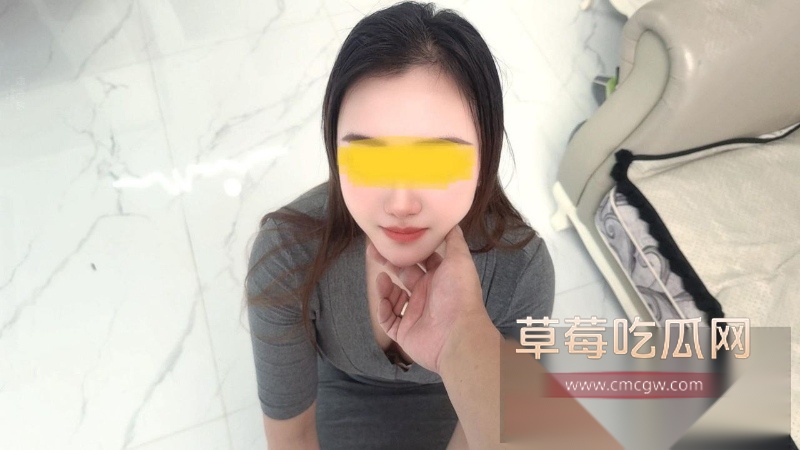 高颜身材苗条的女护士 18