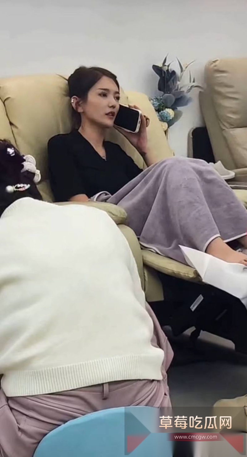 快手1150w粉丝大网红老狗前妻白羽直播控诉老狗不仅出轨女徒 5 快手1150w粉丝大网红老狗前妻白羽直播控诉老狗不仅出轨女徒 5
