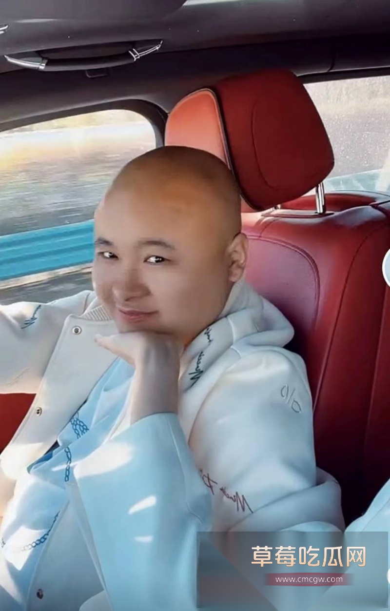 快手1150w粉丝大网红老狗前妻白羽直播控诉老狗不仅出轨女徒 8 快手1150w粉丝大网红老狗前妻白羽直播控诉老狗不仅出轨女徒 8