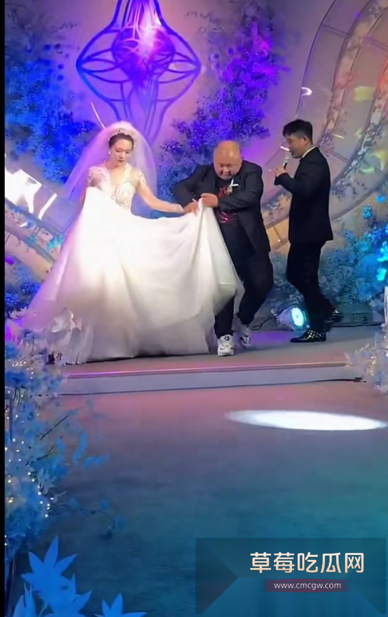 快手1150w粉丝大网红老狗前妻白羽直播控诉老狗不仅出轨女徒 11 快手1150w粉丝大网红老狗前妻白羽直播控诉老狗不仅出轨女徒 11