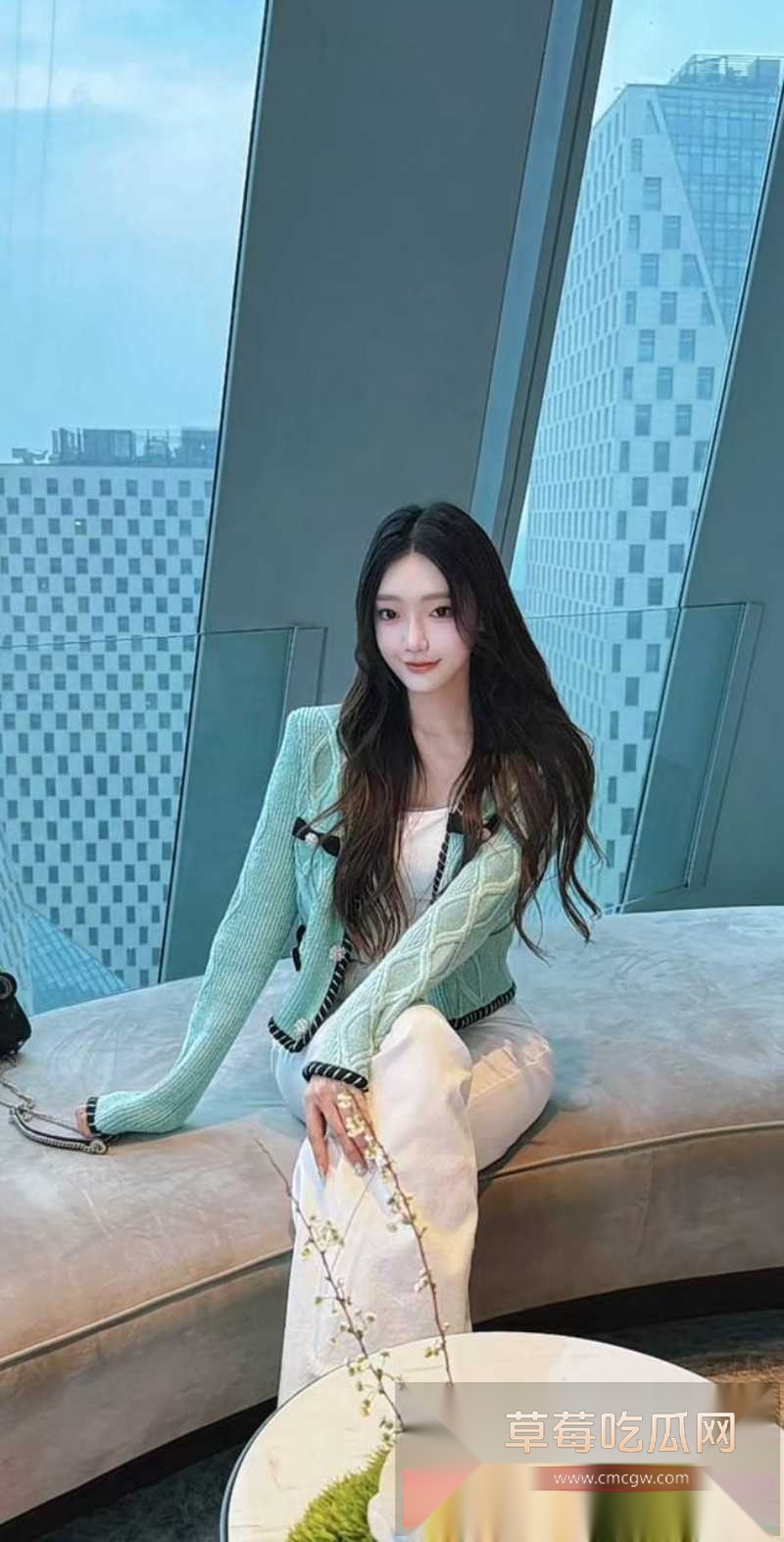 快手1150w粉丝大网红老狗前妻白羽直播控诉老狗不仅出轨女徒 22 快手1150w粉丝大网红老狗前妻白羽直播控诉老狗不仅出轨女徒 22