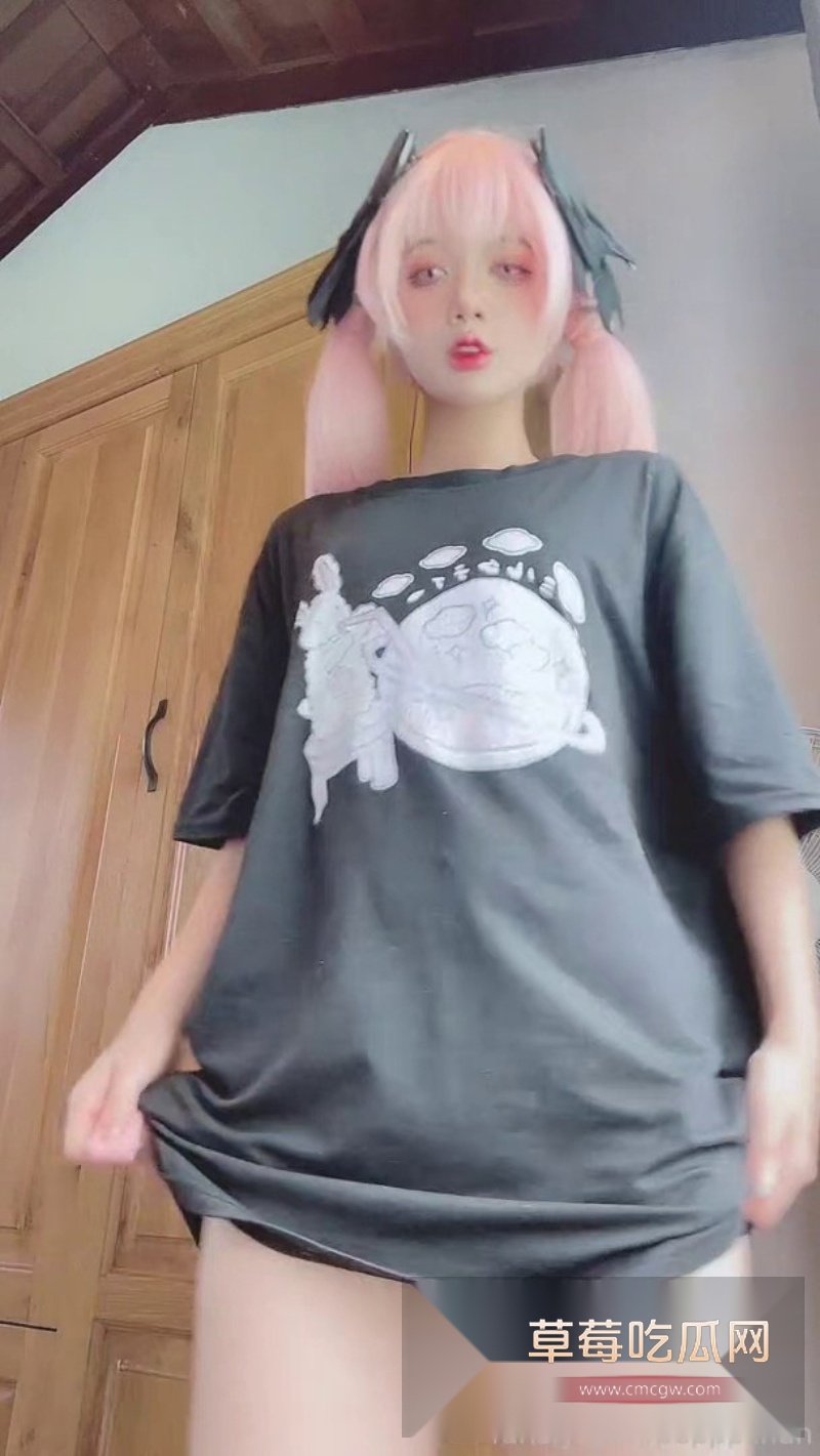 PoppaChan Cosplay精致擦边自摸 1 PoppaChan Cosplay精致擦边自摸 1