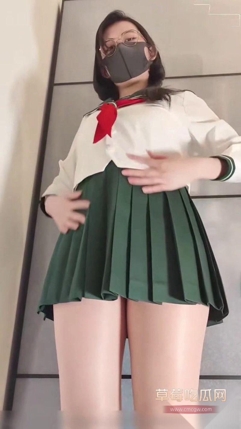 OnlyFans人气福利姬 奶咪Naimi 4 OnlyFans人气福利姬 奶咪Naimi 4