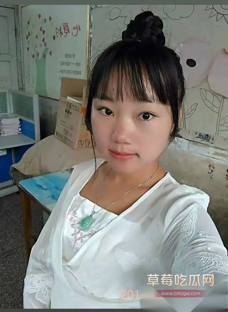 曾声援精日分子的湘西女老师李田田润到日本后 被曝为了养老公下海拍片 12 曾声援精日分子的湘西女老师李田田润到日本后 被曝为了养老公下海拍片 12