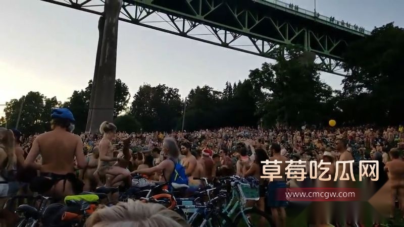 波特兰万人裸体自行车夜骑2 波特兰万人裸体自行车夜骑2