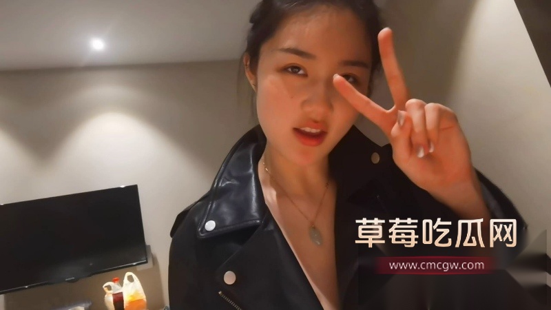 苗条身材女大 陈灵静 19 苗条身材女大 陈灵静 19