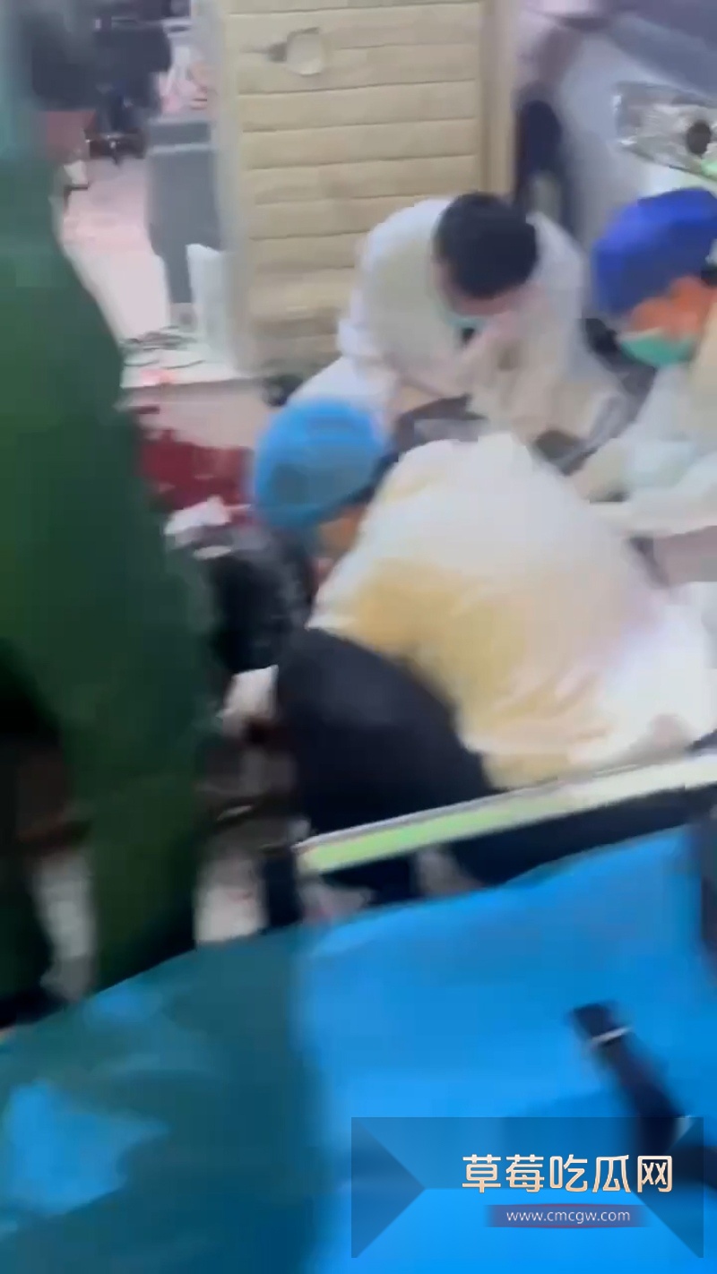 南宁琅东六组外卖骑手与商家激烈冲突 7 南宁琅东六组外卖骑手与商家激烈冲突 7