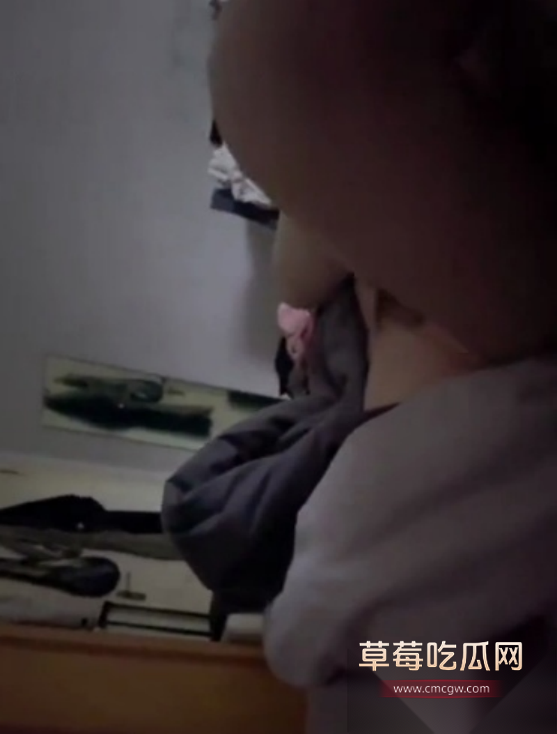 丰乳肥臀的少妇邻居 3 丰乳肥臀的少妇邻居 3