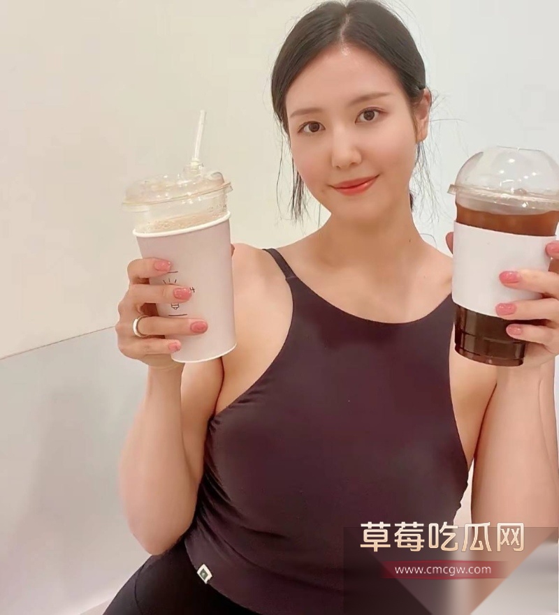 邮政少妇蓉蓉反差露出 13 邮政少妇蓉蓉反差露出 13