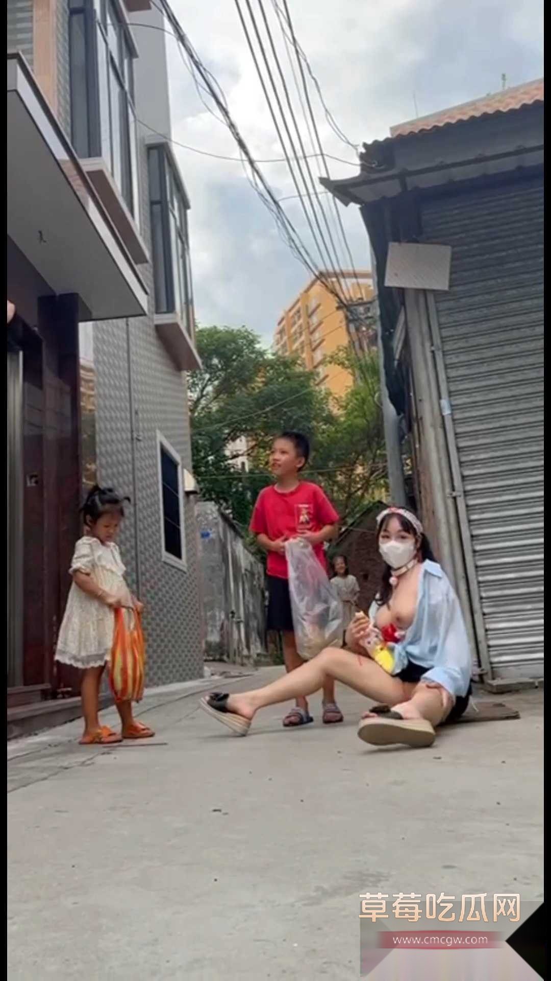 国产炸裂露出博主 广深贝贝 25 国产炸裂露出博主 广深贝贝 25