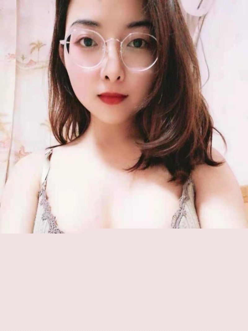 内地熟女教师与光头家长的偷情私拍流出2 内地熟女教师与光头家长的偷情私拍流出2
