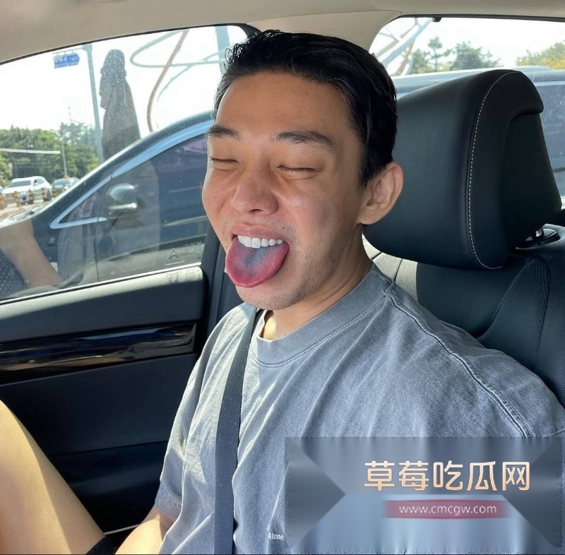 韩国影帝刘亚仁到上海男同酒吧与gay男亲密互动视频 12 韩国影帝刘亚仁到上海男同酒吧与gay男亲密互动视频 12