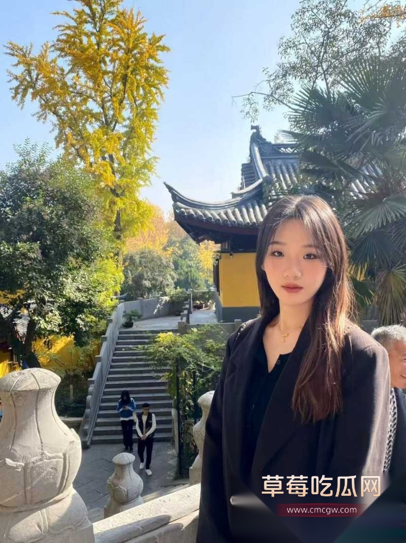 20岁精神小妹酒店被金主调教 2