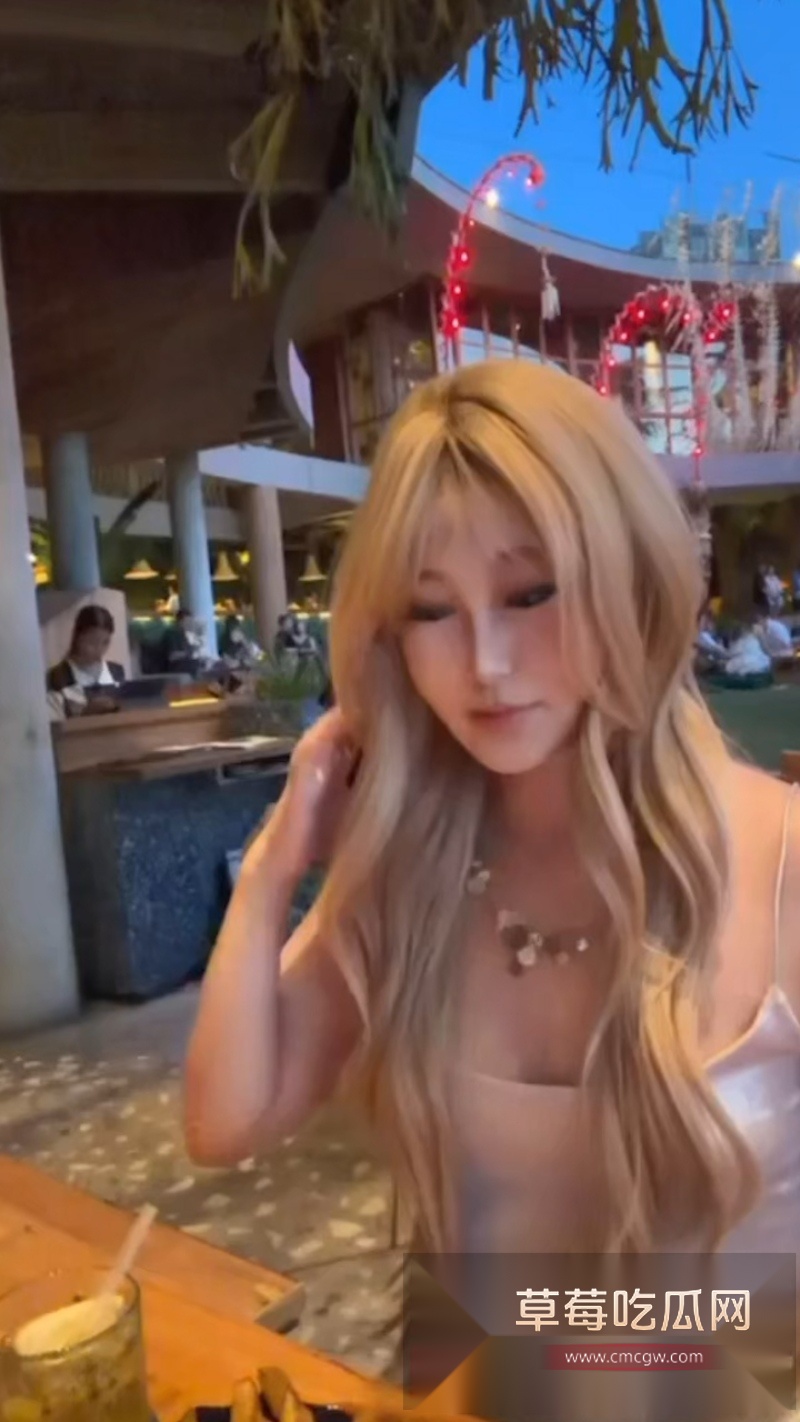 推特网红小小咪在旅行途中遭肌肉男搭讪 1 推特网红小小咪在旅行途中遭肌肉男搭讪 1