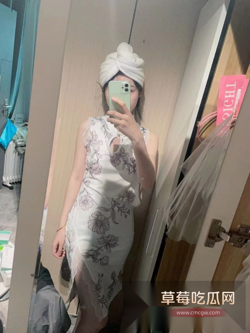 湖南银行女职员程芯琪 新婚燕尔就出来约炮 12 湖南银行女职员程芯琪 新婚燕尔就出来约炮 12