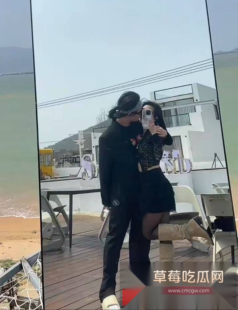抖音写亡妻回忆录的男博主 给自己制造日落 翻车 粉丝翻出其因车祸去世的美女老婆在微博曾曝出丈夫多次出轨约炮视频记录！ 10