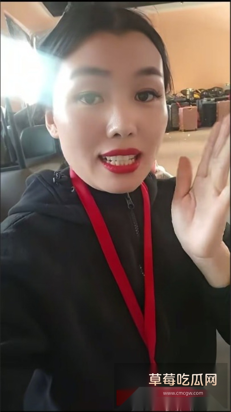 贵州榕江荒野求生赛被曝出安全员骚扰女选手 6 贵州榕江荒野求生赛被曝出安全员骚扰女选手 6