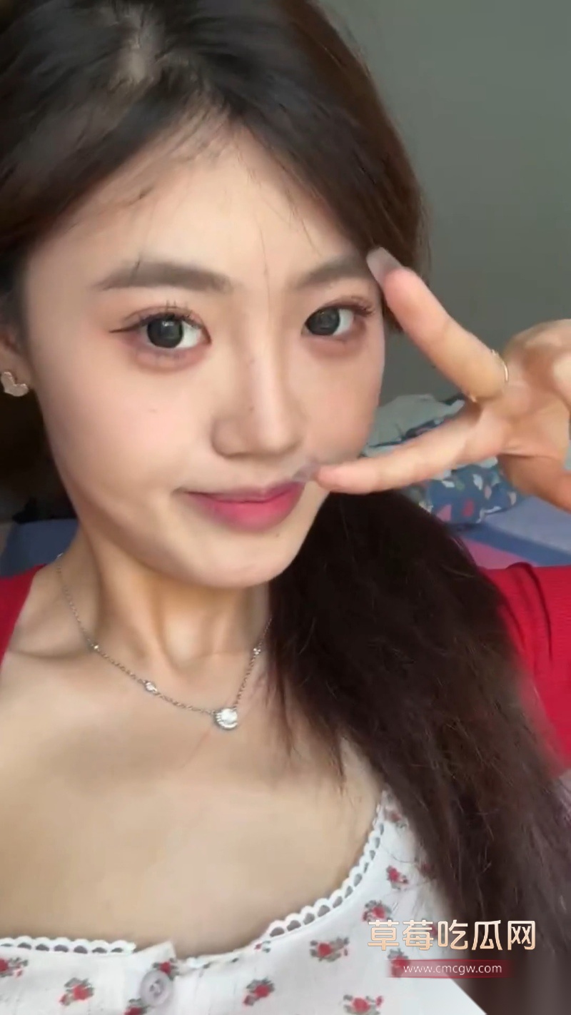 超乖巧在校女大学生 2 超乖巧在校女大学生 2