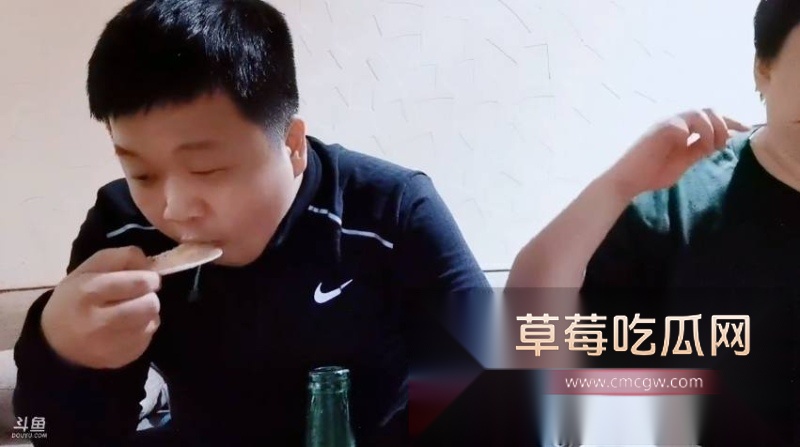 抖音大网红蓝战非被其捆绑女cp图图 3 抖音大网红蓝战非被其捆绑女cp图图 3