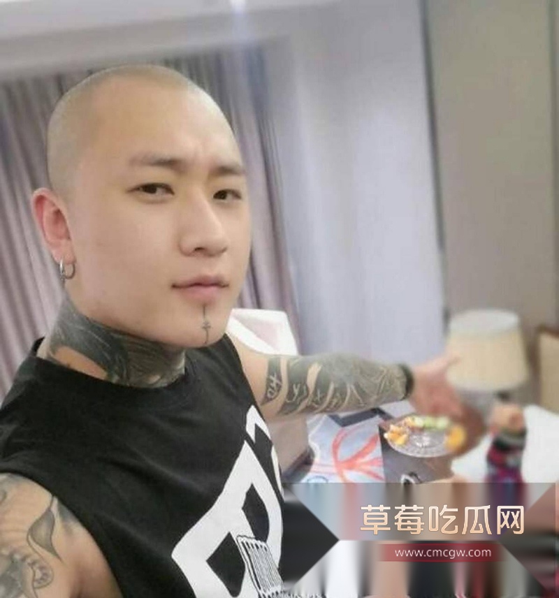 快手3000万粉大网红Fz方丈直播间自曝因老婆不让碰所以多次出轨 33 快手3000万粉大网红Fz方丈直播间自曝因老婆不让碰所以多次出轨 33