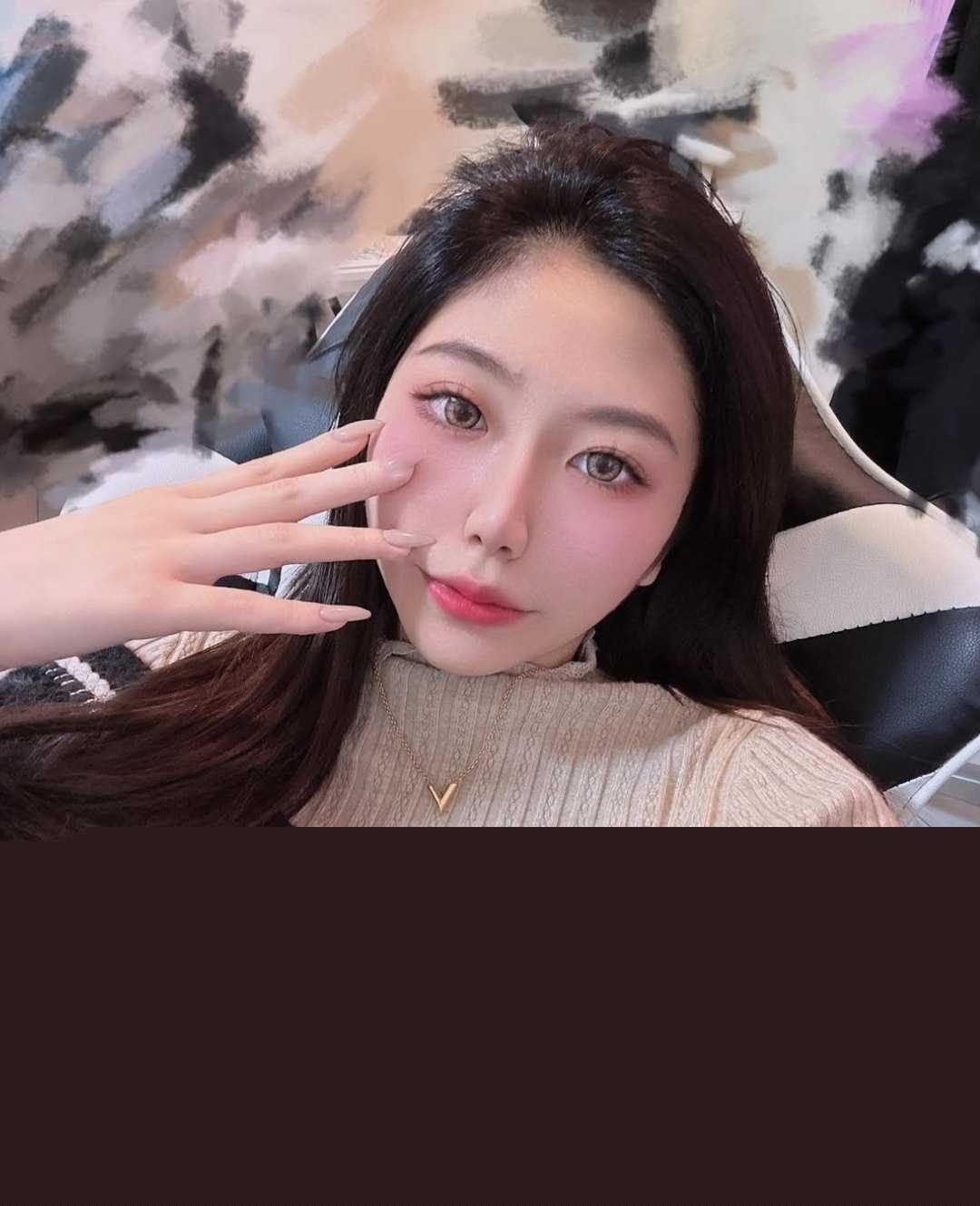 IG高颜满背纹身的小网红娜娜 19 IG高颜满背纹身的小网红娜娜 19