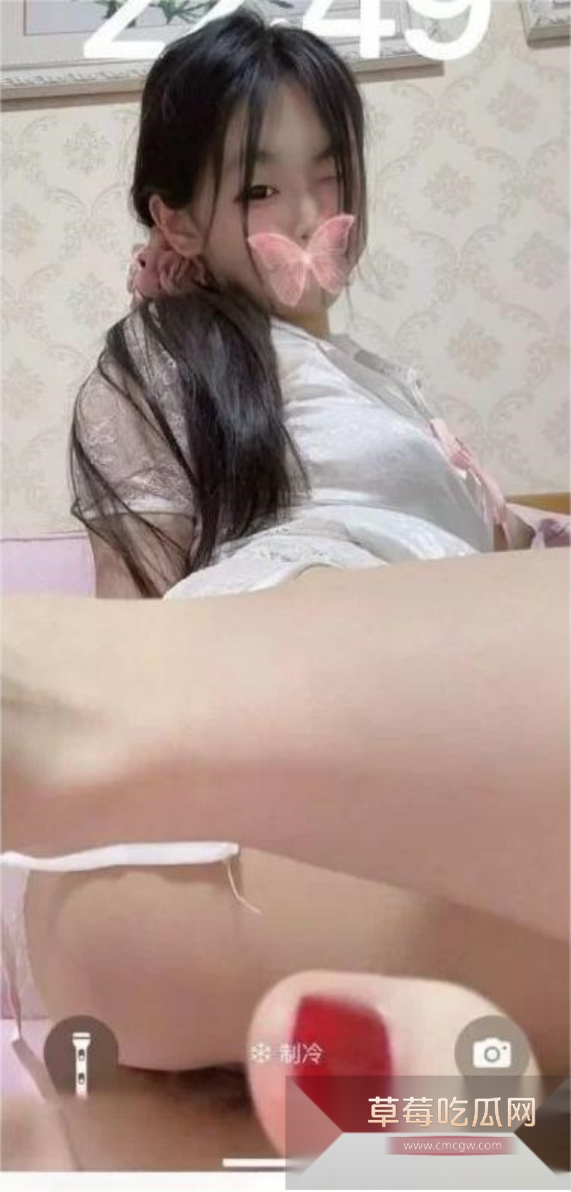 23届可爱萝莉学姐自拍自慰勾引学弟 4