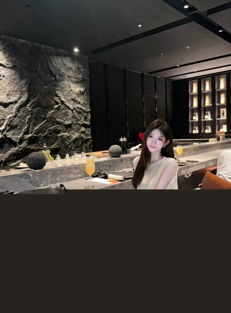 冷白皮纹身女神潇可儿6