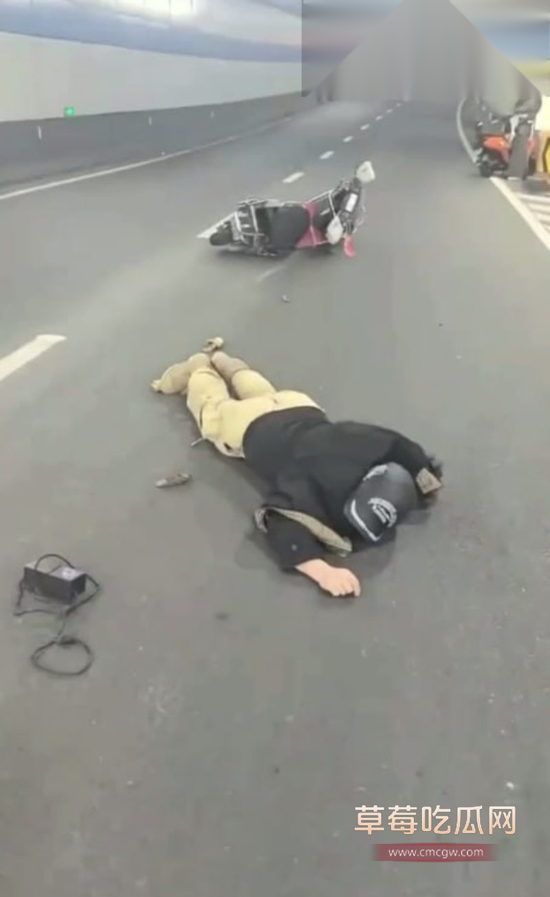 小伙上演现实版速度与激情3 小伙上演现实版速度与激情3