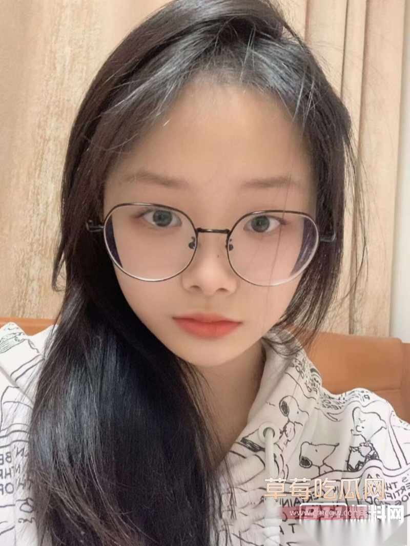 青岛滨海学院大二眼镜妹 8