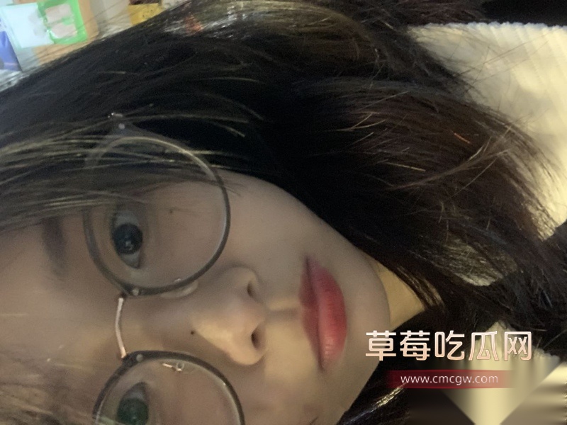 青岛滨海学院大二眼镜妹 12