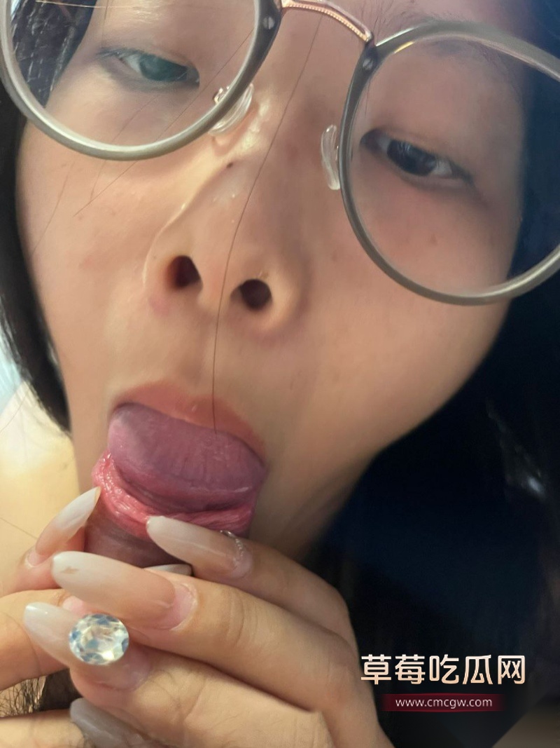 青岛滨海学院大二眼镜妹 24